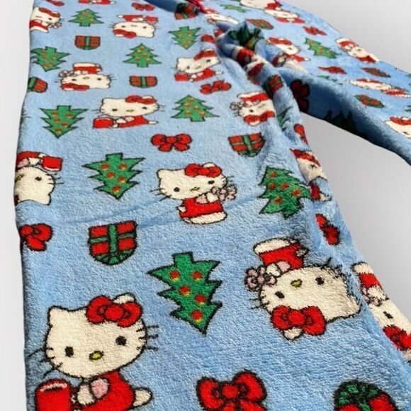 Hello Kitty “Christmas Time” Fuzzy Soft Touch Pajama Pants Womens size M New - Picture 3 of 11